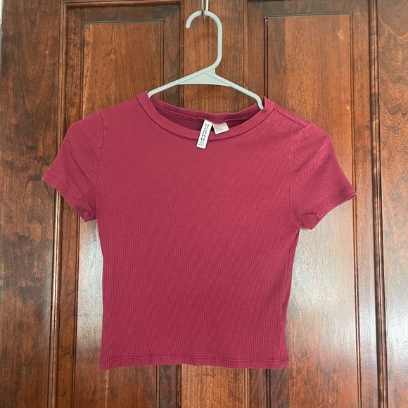 H&M Tops - Women's Maroon Crop Top